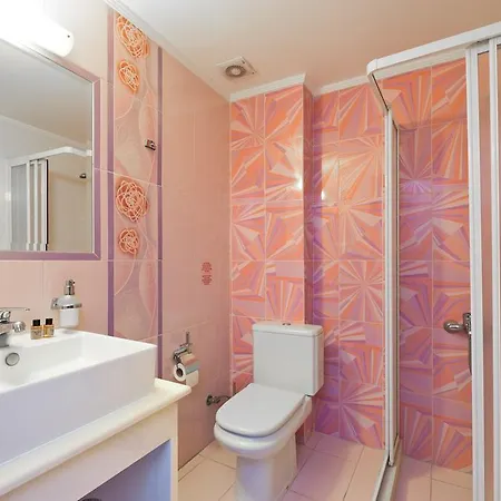 Akrata Beach Hotel מלון אקרטה