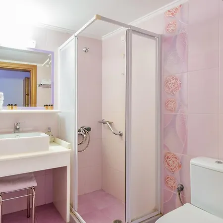 Akrata Beach Hotel אקרטה