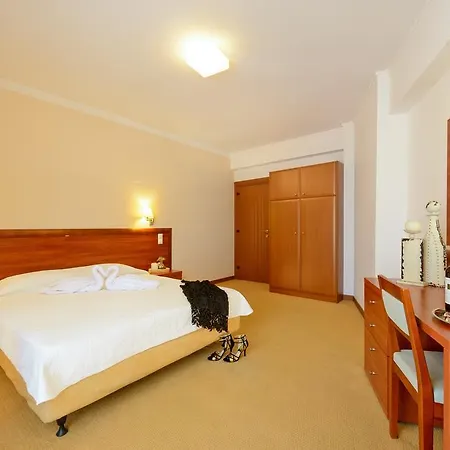 Akrata Beach Hotel מלון אקרטה