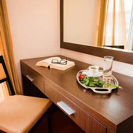 Akrata Beach Hotel אקרטה